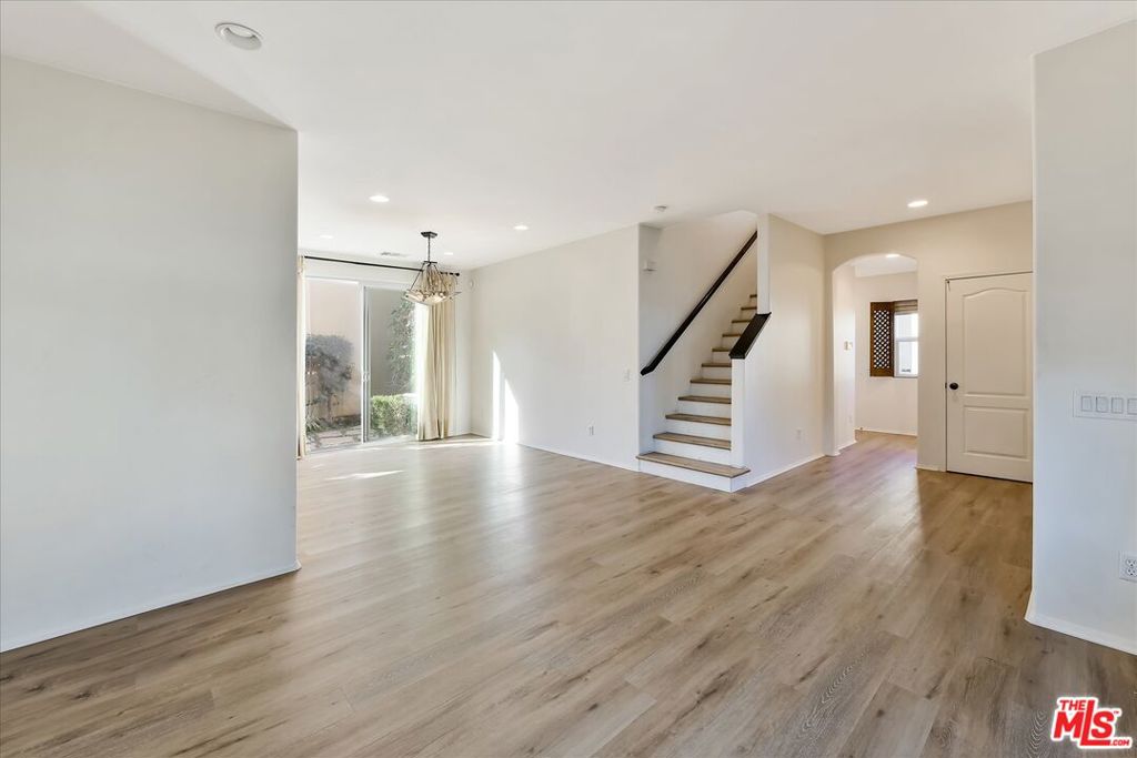 3602 W Medici Lane