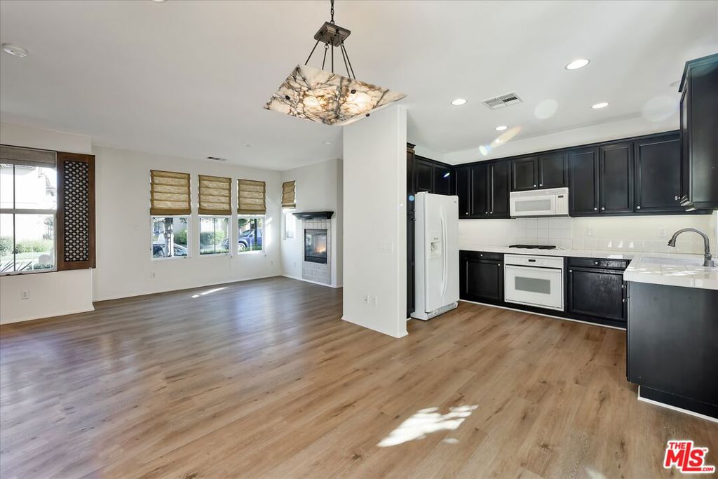 3602 W Medici Lane