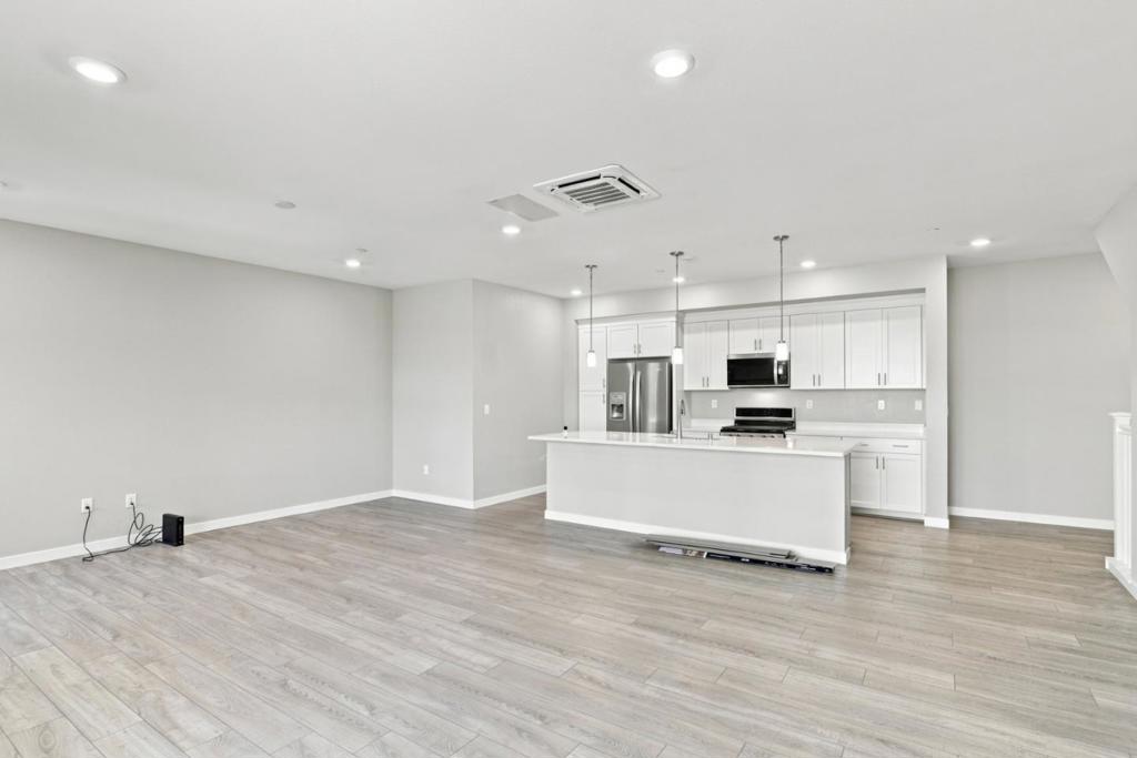 6583 Vision Court