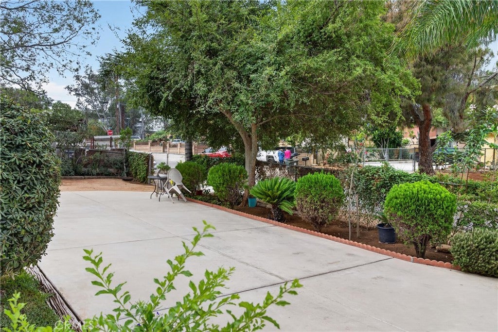 5216 Dunwood