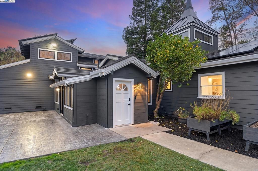 Photo of 41 Bonita Ct Ct, Walnut Creek, CA 94595 (MLS # 41119480)