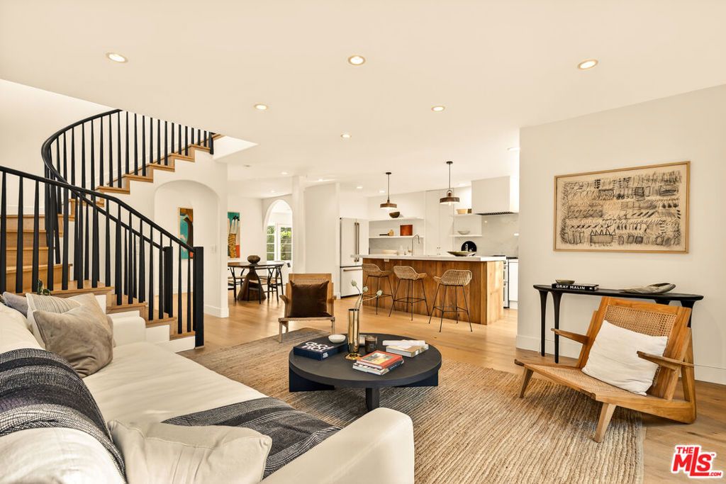 Photo of 3128 Stanford Avenue, Venice, CA 90292 (MLS # 26673817)