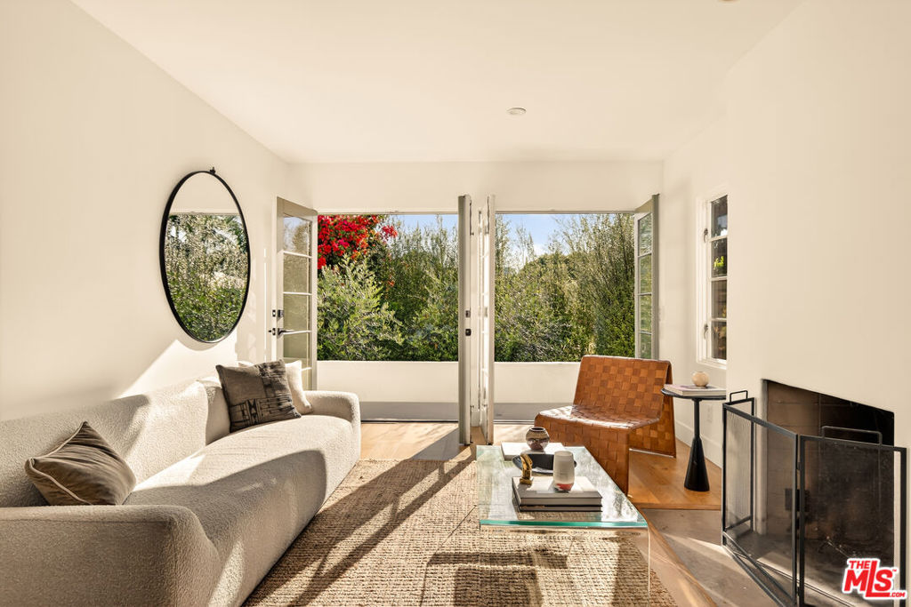 3128 Stanford Avenue