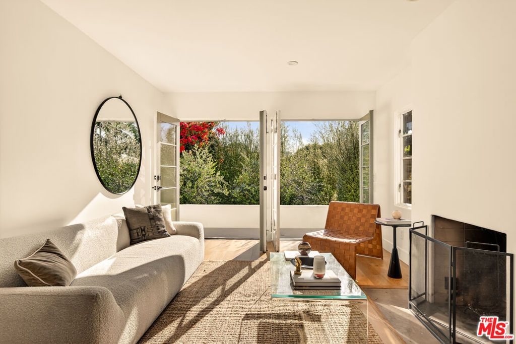 Photo of 3128 Stanford Avenue, Venice, CA 90292 (MLS # 26673817)