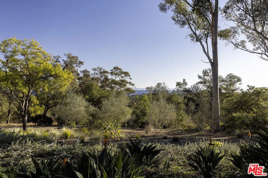 Santa Barbara, California 93108, United States, 2 Bedrooms Bedrooms, ,2 BathroomsBathrooms,Residential,Active,225613