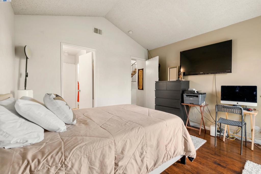 ALVARADO - Residential