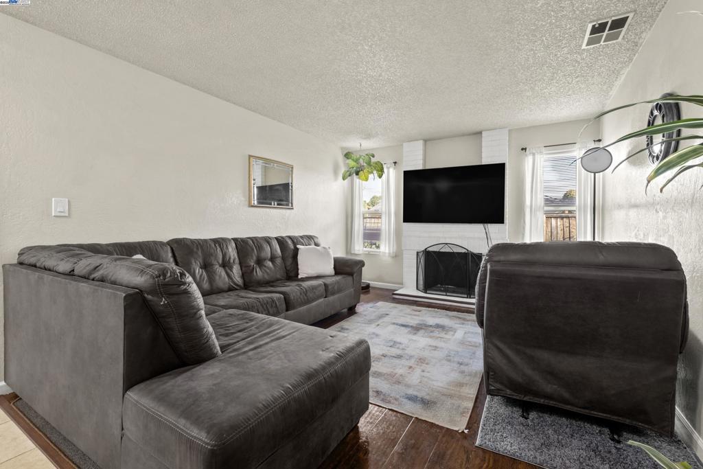 ALVARADO - Residential