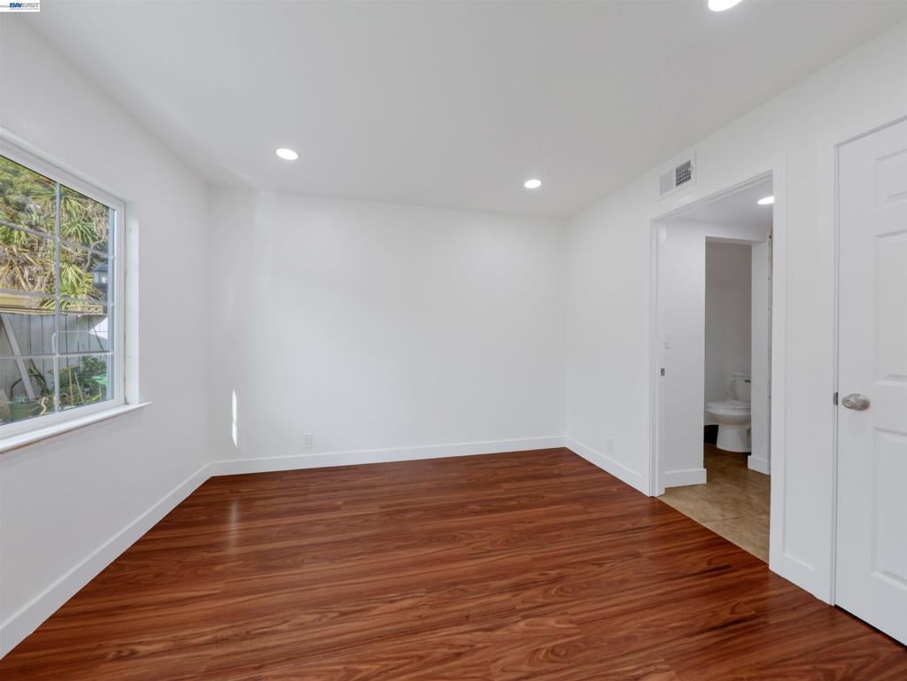 4228 Comet Cir