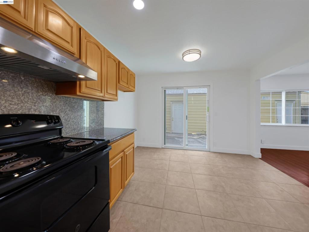 4228 Comet Cir