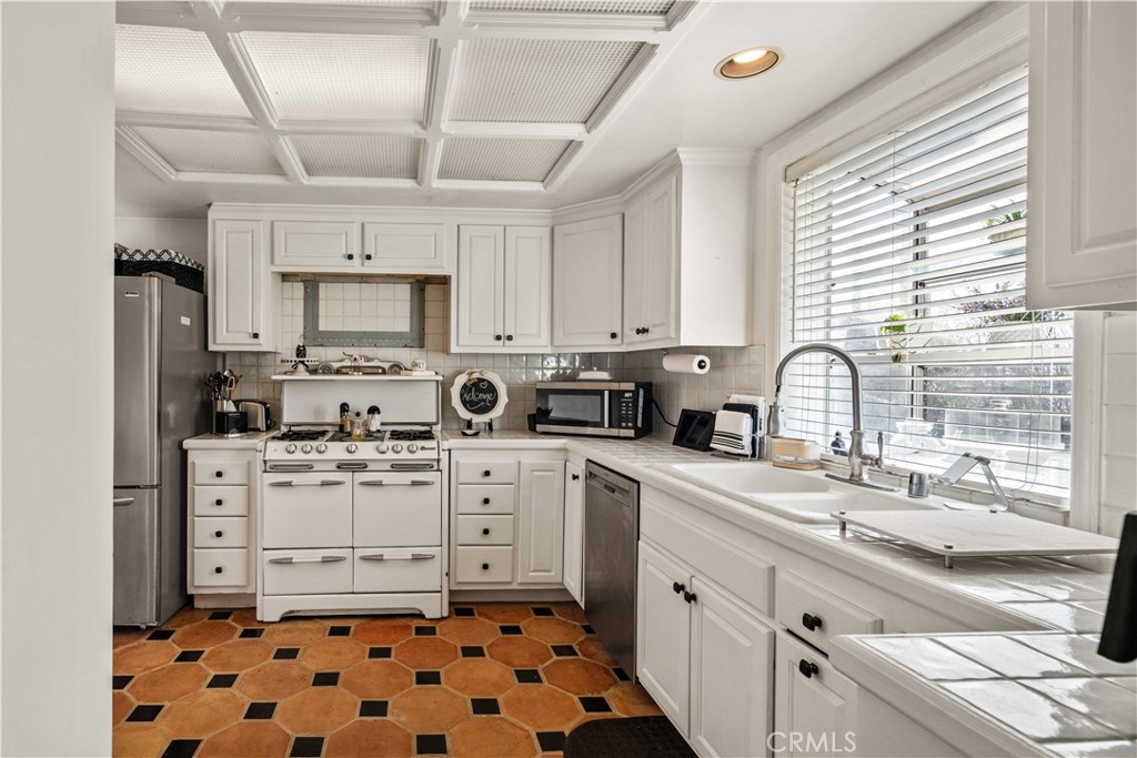 13382 Astoria Street