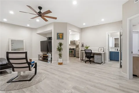 626 Lake St Unit 38, Huntington Beach, CA 92648 - MLS#: OC25258591