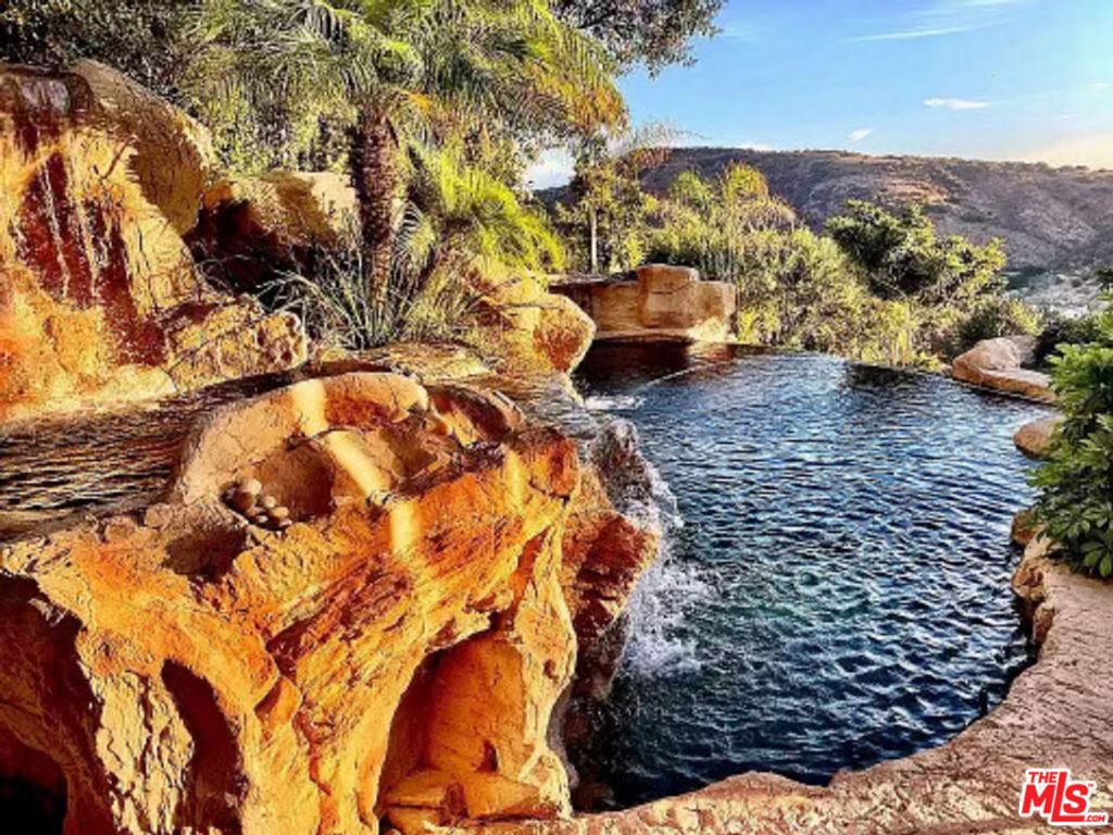 Photo of 1022 Brookview Avenue, Westlake Village, CA 91361 (MLS # 26672921)