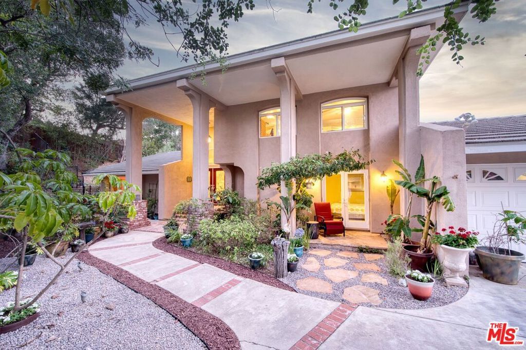 Photo of 1022 Brookview Avenue, Westlake Village, CA 91361 (MLS # 26672921)
