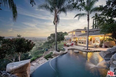 Photo of 1022 Brookview Avenue, Westlake Village, CA 91361 (MLS # 26672921)