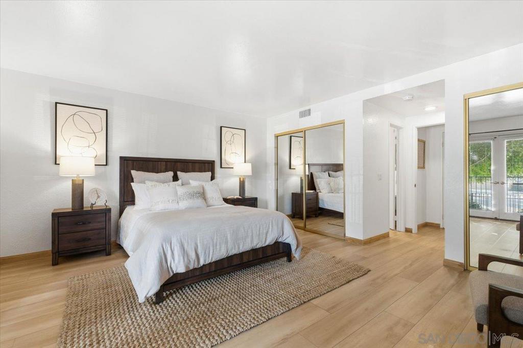 La Costa - Residential