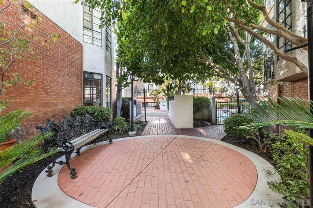 La Costa - Residential