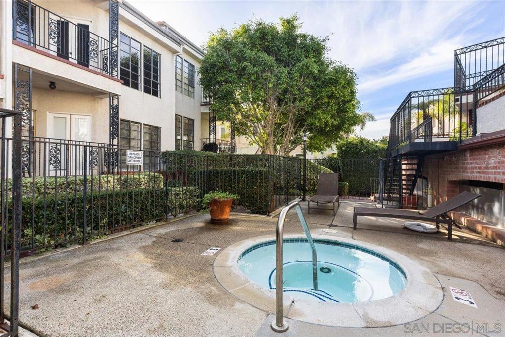 La Costa - Residential