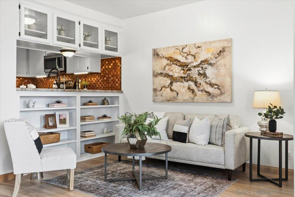 La Costa - Residential