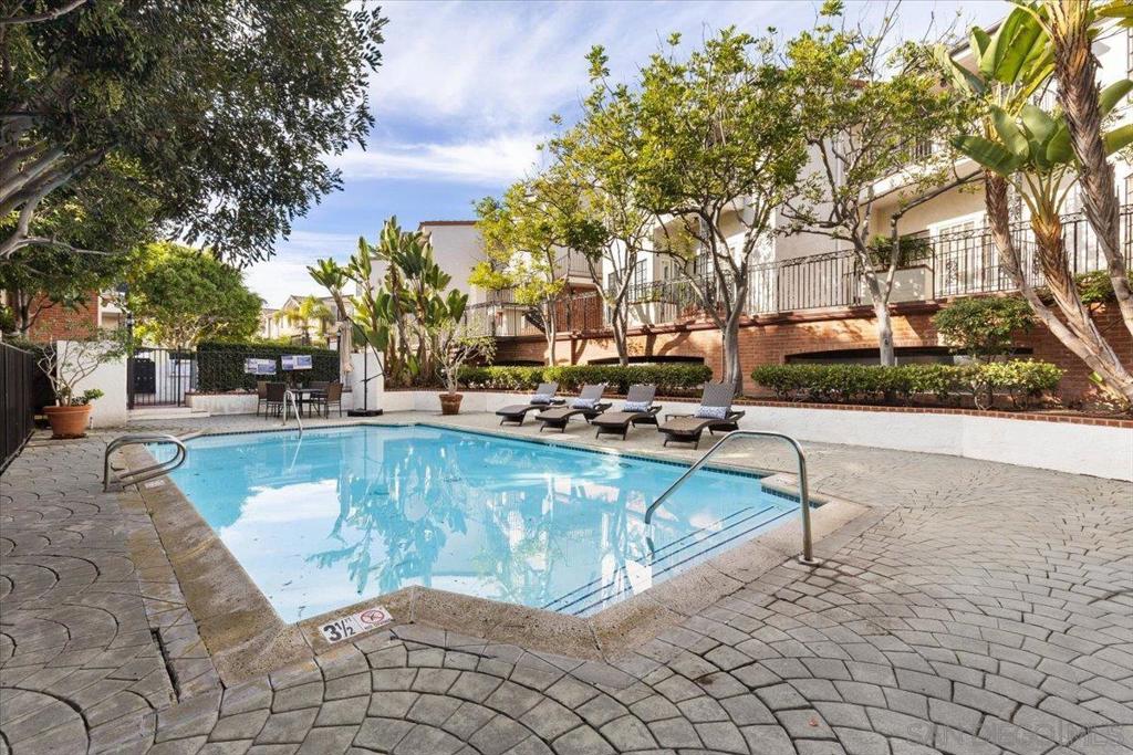 La Costa - Residential