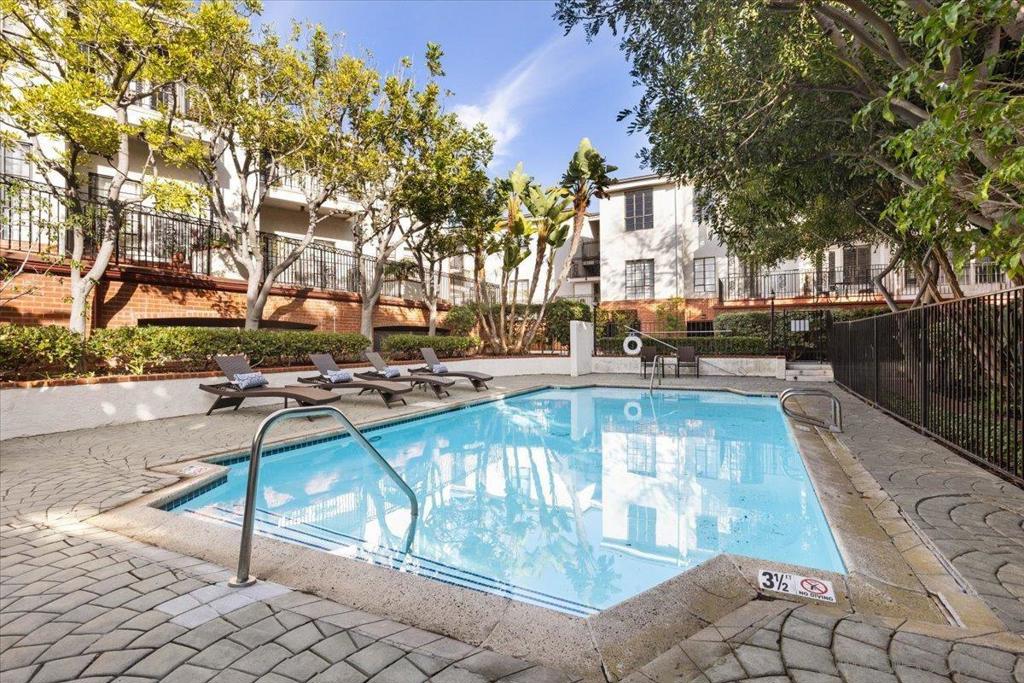 La Costa - Residential