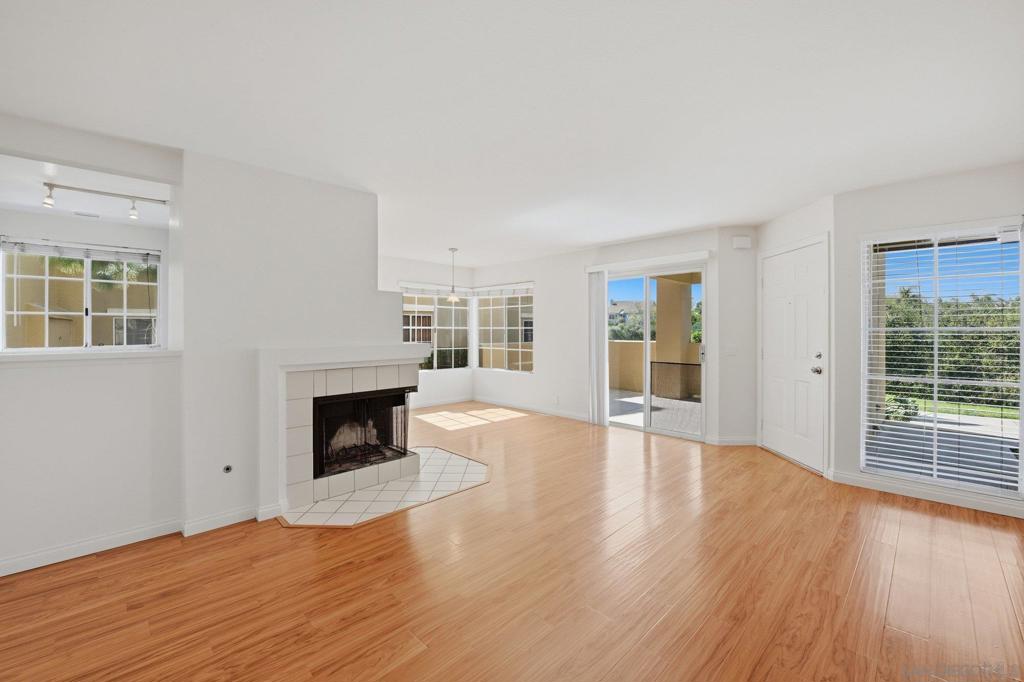 7330 Calle Cristobal 87