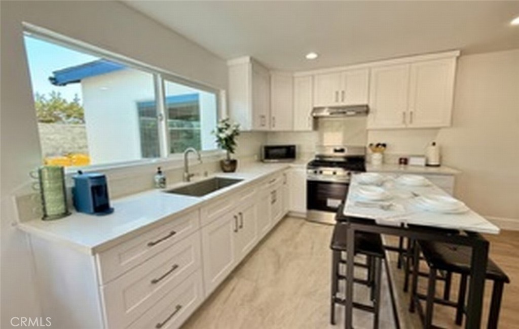 9870 Petunia B