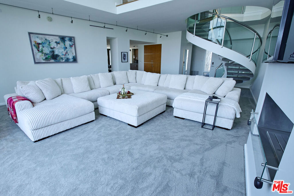 4337 Marina City Drive PH 43