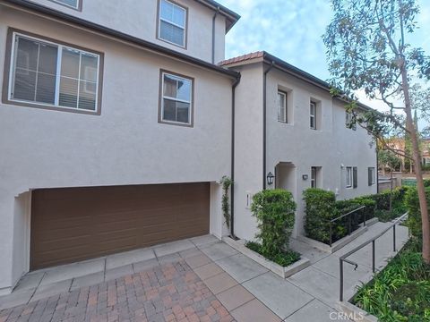 195 Lockford Irvine CA 92602