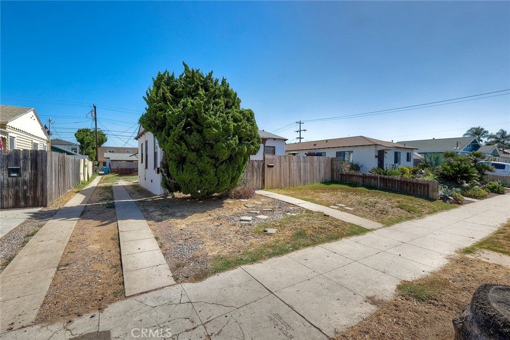 4918 4920 Del Monte Avenue