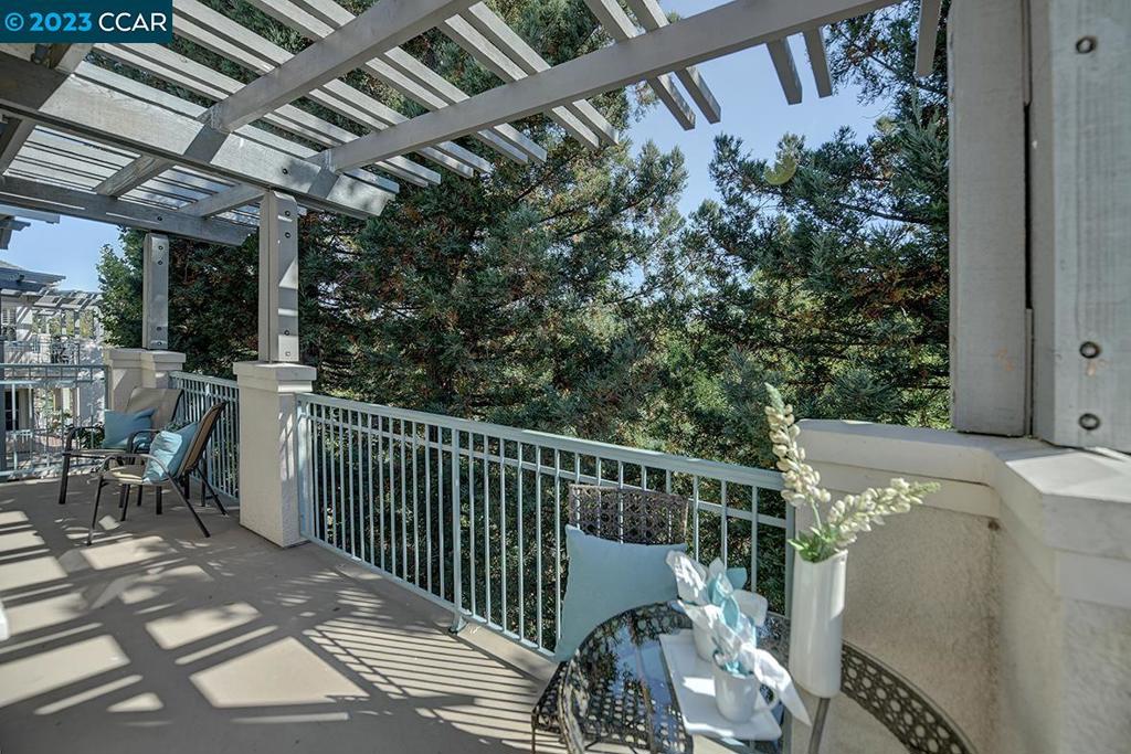 ROSSMOOR - Residential