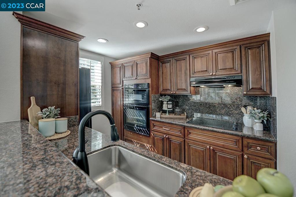 ROSSMOOR - Residential