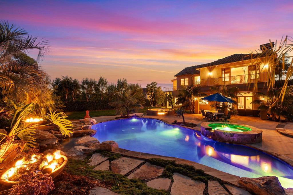 5560 Meadows Del Mar