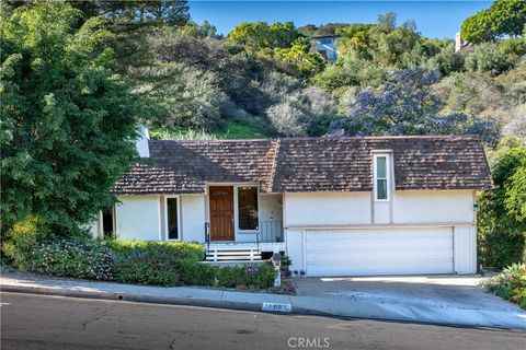 Photo of 17005 Escalon Drive, Encino, CA 91436 (MLS # SR25269137)