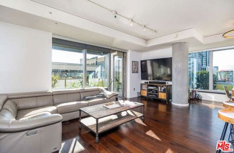 Photo of 1155 S Grand Avenue #404, Los Angeles, CA 90015 (MLS # 26654077)