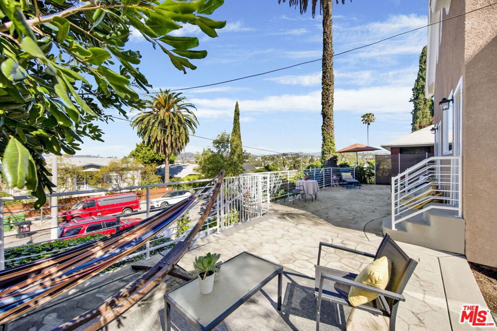 318 Parkman Avenue
