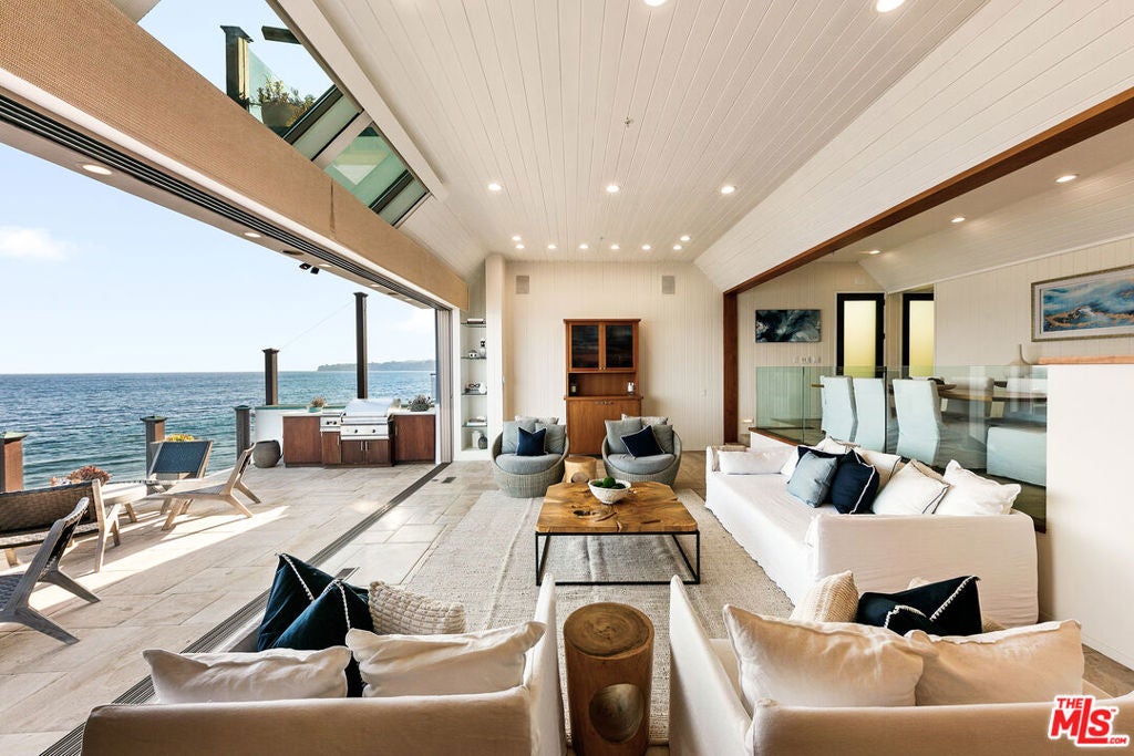 27352 Pacific Coast Highway