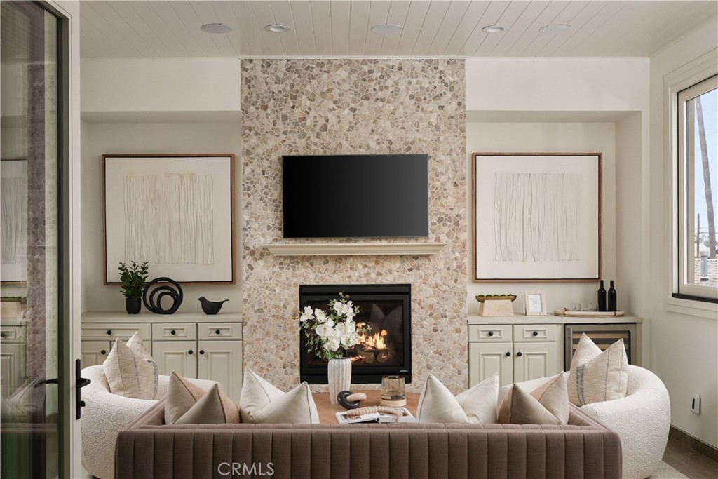 Corona del Mar South of PCH (CDMS) - Residential Lease