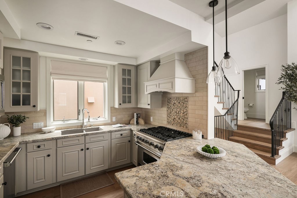 Corona del Mar South of PCH (CDMS) - Residential Lease