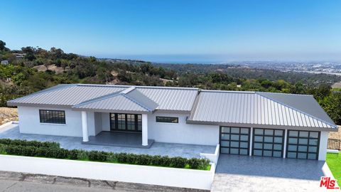 Photo of 14 Bronco Drive, Rancho Palos Verdes, CA 90275 (MLS # 26636859)