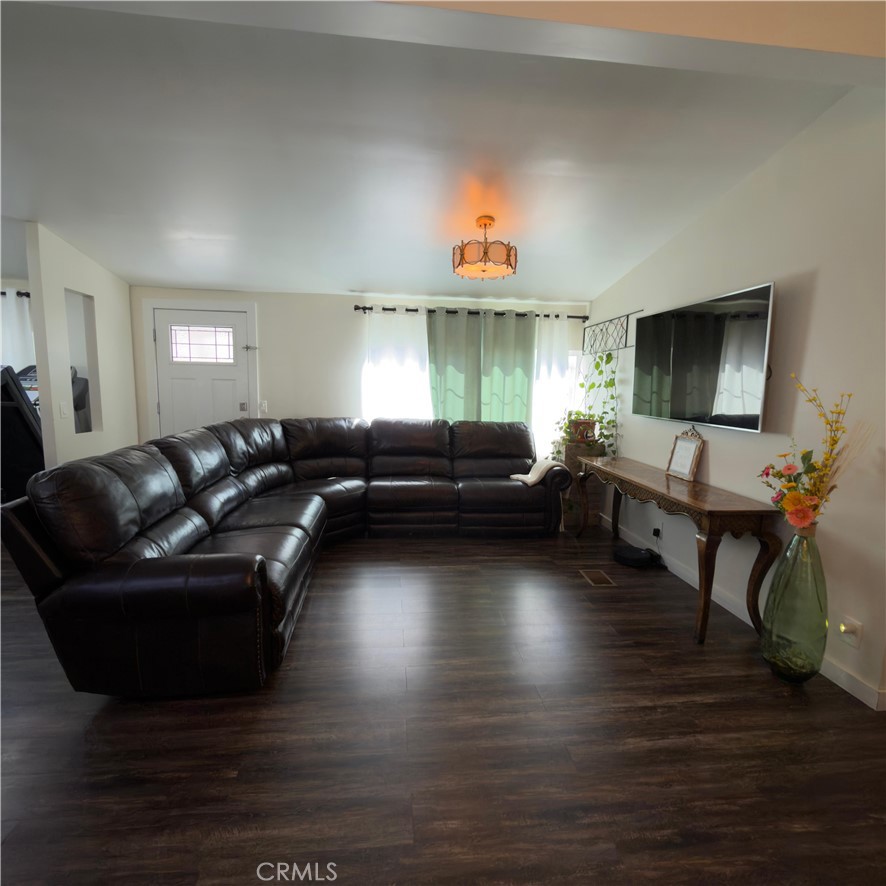 3524 E Avenue R 185