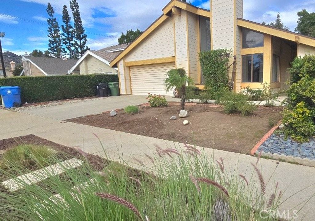 Photo of 21933 Vintage, Chatsworth, CA 91311 (MLS # SR25261195)