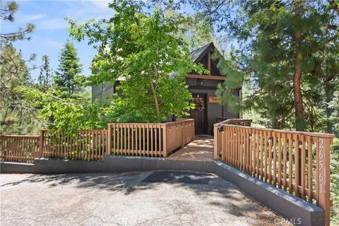 Photo of 26561 Thunderbird DR, Lake Arrowhead, CA 92352 (MLS # IG26123170)