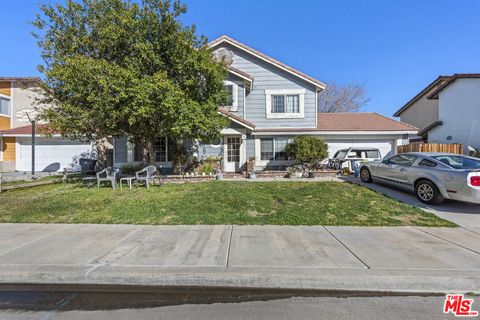 Photo of 203 E Avenue R5, Palmdale, CA 93550 (MLS # 26652149)