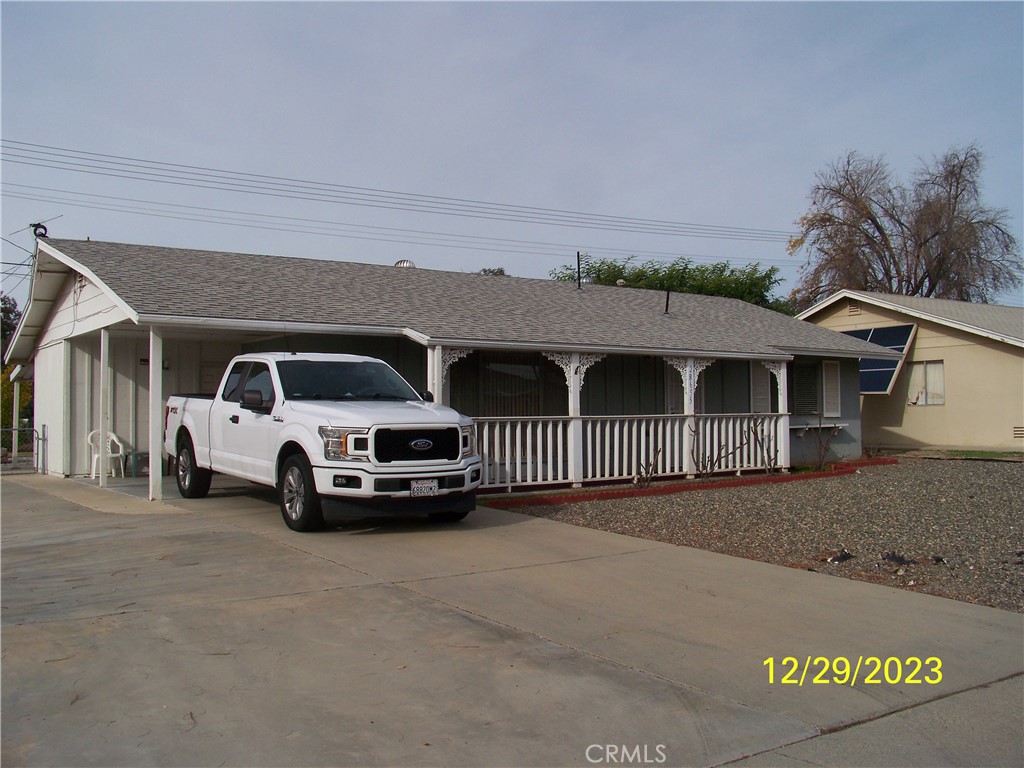 This charming property offers 2 bedrooms, 1 3/4 bath, 992 sqft, a Spacious open living room, two cozy bedrooms, and 2 good-sized bathrooms with a bonus room that can be used for dining or multi-purpose. Enjoy your retirement with all the amenities of a resort - senior living at its best! The Sun City Civic Association (SCCA) is an Active Adult community, comprised of 4,764 residences nestled around a private golf course and surrounded by rolling hills. SCCA provides numerous activities including an indoor tournament shuffleboard court, tournament horseshoe pits, a fitness center, two pools, spa, tournament lawn bowling, and a variety of clubs and social activities, all of which enrich Sun City's active 55+ adult lifestyle.
