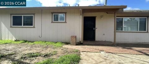 Photo of 12171 Dry Creek Rd RD, Auburn, CA 95602 (MLS # 41133958)