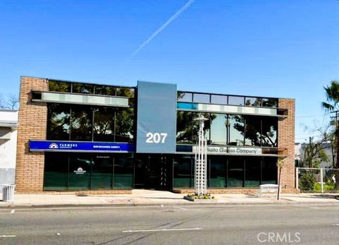 Photo of 207 S Riverside Avenue, Rialto, CA 92376 (MLS # IV26005328)