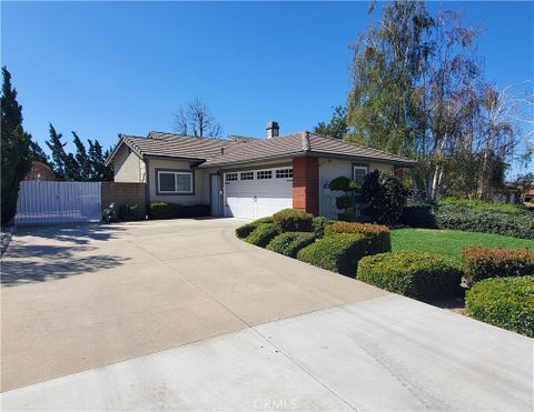 Photo of 312 E Georgetown PL, Claremont, CA 91711 (MLS # CV26191086)