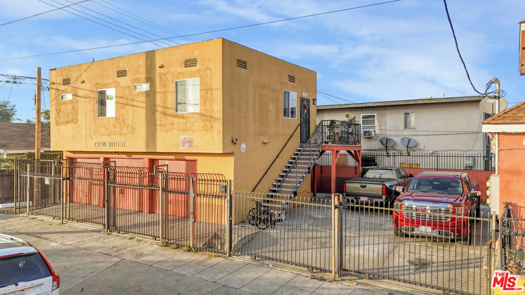 711 W 90th Street