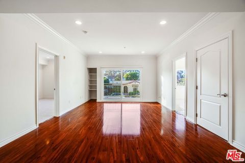 Photo of 3328 Oakhurst Avenue #109, Los Angeles, CA 90034 (MLS # 25619657)