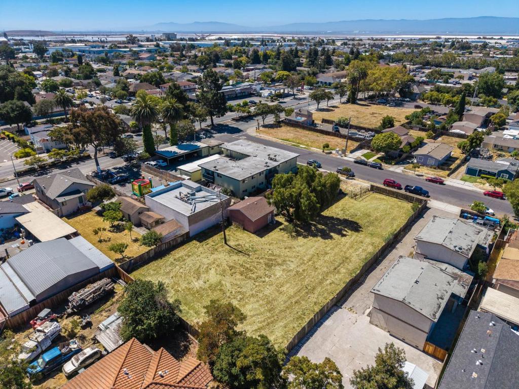 36952 Mulberry Street